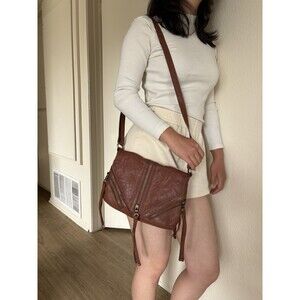 Lucky Brand Y2k 90s Tory Brown Crossbody Zippers Cowgirl Tassel Leather Bag